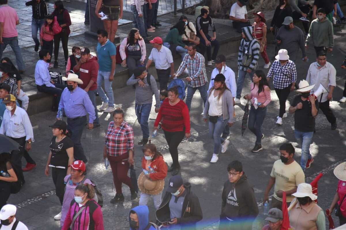 Integrantes de la UPVA 28 de Octubre marcharon en Puebla para conmemorar a los estudiantes de 1968 | Andrés Lobato