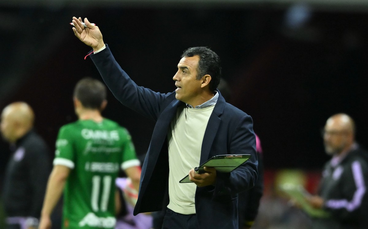 Ricardo Cadena, entrenador de Chivas (Imago7)