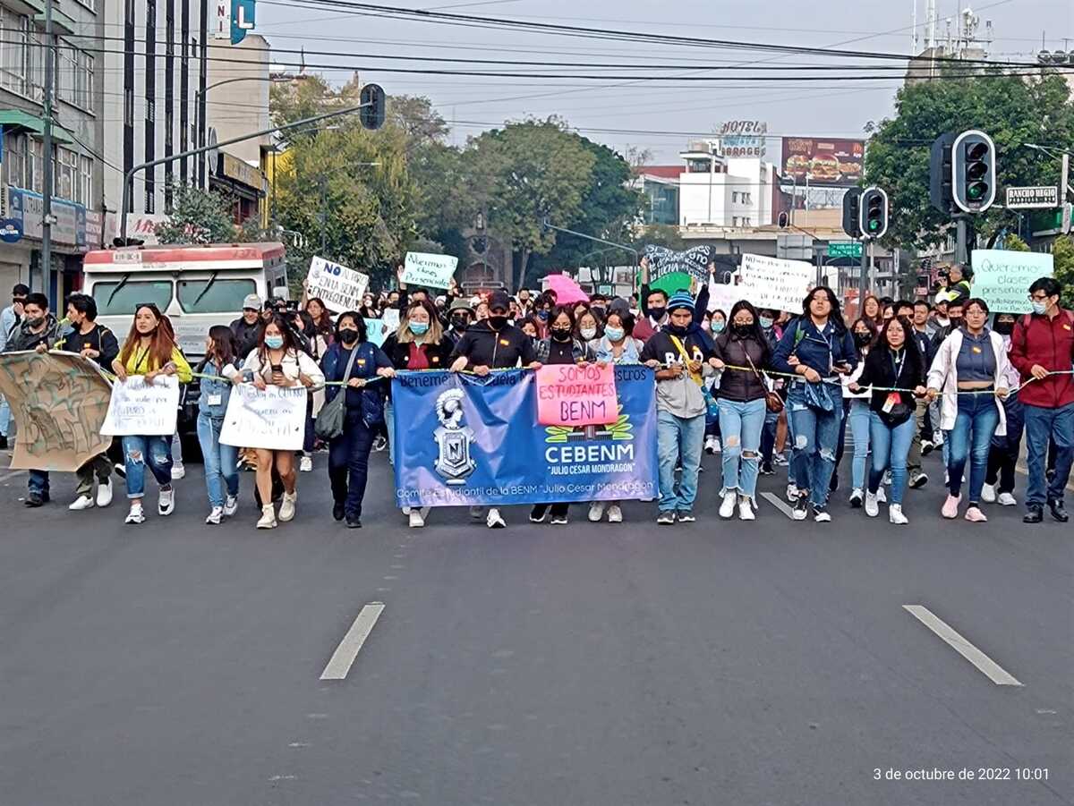 Estudiantes de la Benemérita Escuela Nacional de Maestros logran reunión con María Luisa Gordillo | César Velázquez