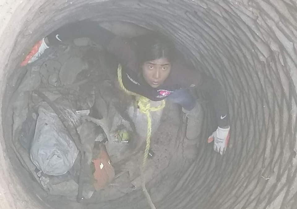 Rastreadoras de Sonora amarrada a una cuerda descendió a un pozo. (Especial)
