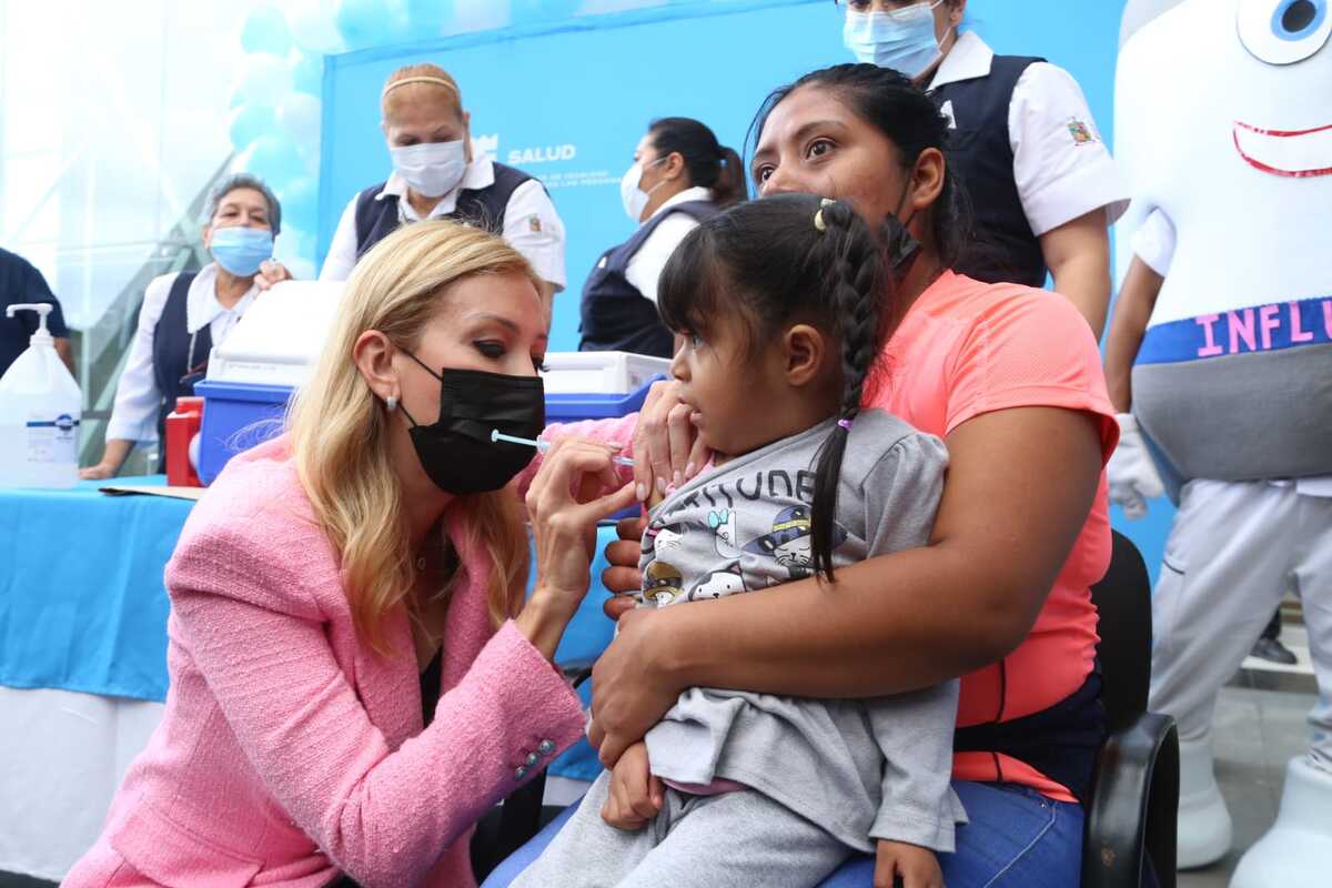 Salud Nuevo León fija meta para vacunar 1.4 millones contra influenza. Foto: Especial