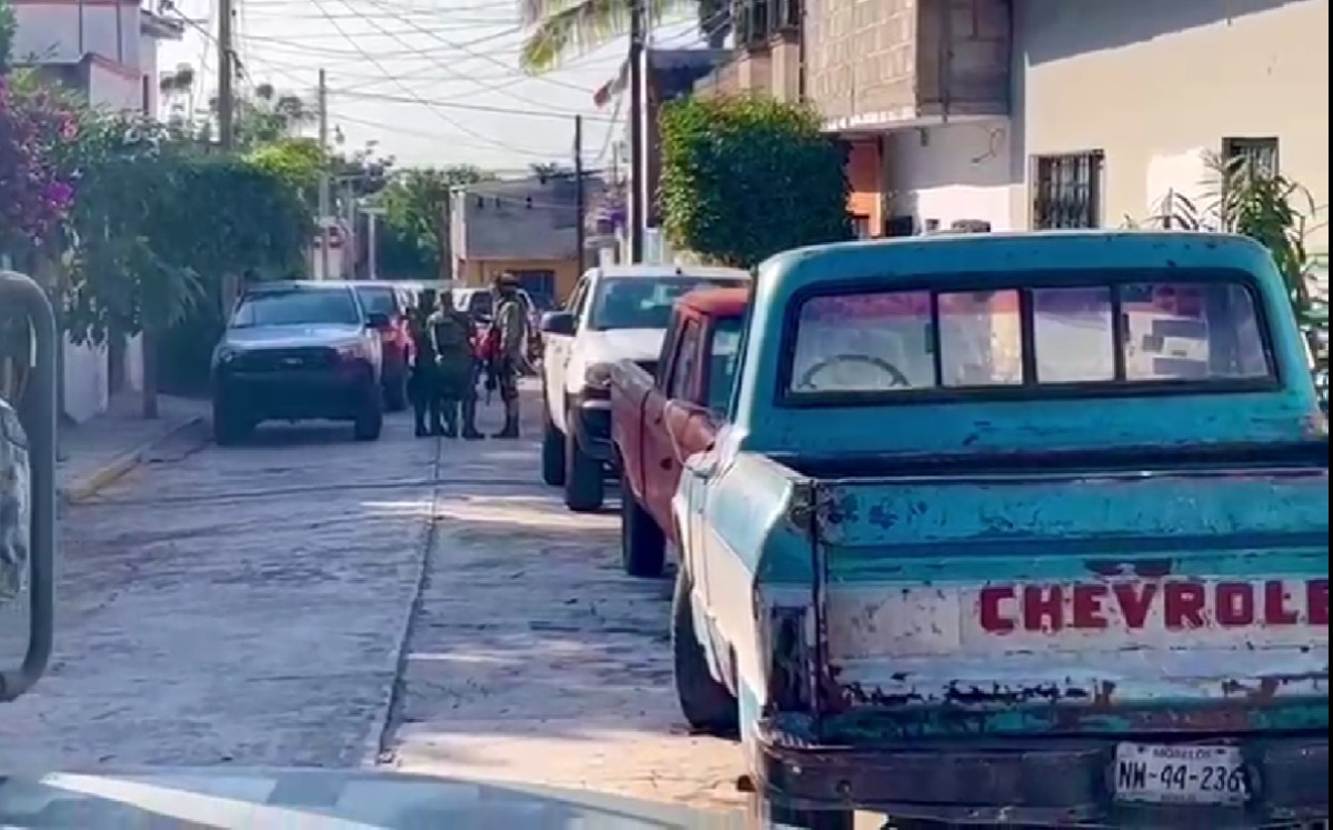 Las autoridades llegaron en la búsqueda de armas y droga. | David Monroy