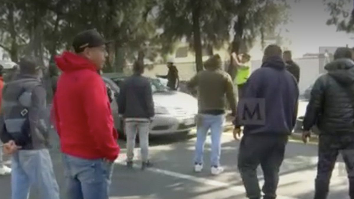 Bloquean vialidad por abuso de cobro de grúa en Edomex