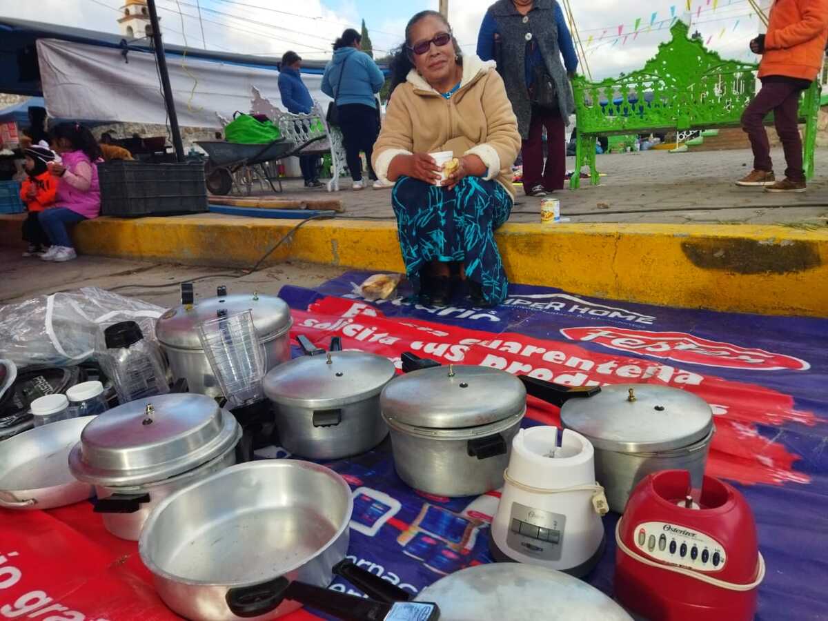 Gil aprendió a reparar ollas exprés y gracias a ello ha podido salir adelante (Elizabeth Hérnandez)