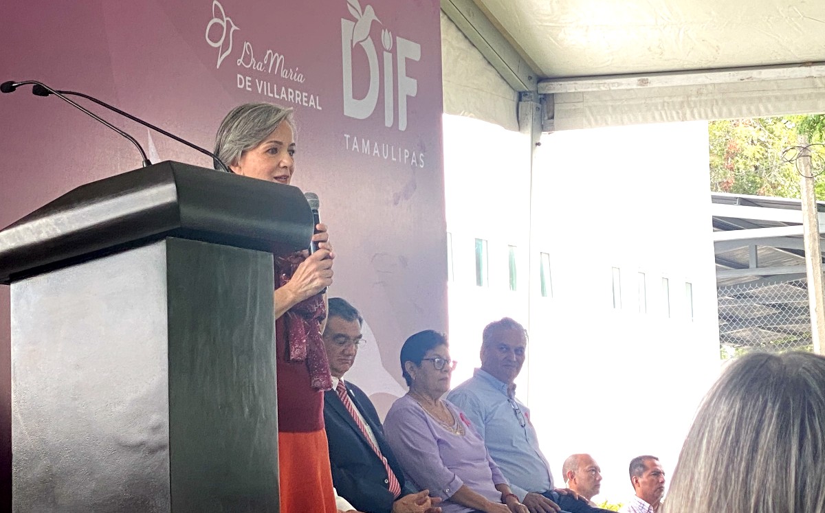María de la Luz Santiago de Villarreal, presidenta del DIF Tamaulipas