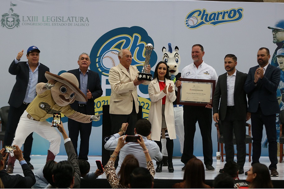 Reconocen campeonato de Charros en el Congreso de Jalisco (Fernando Carranza)