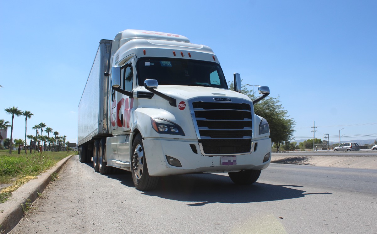 Transportistas temen que robo de unidades aumente en este año. (Armando Moreno)