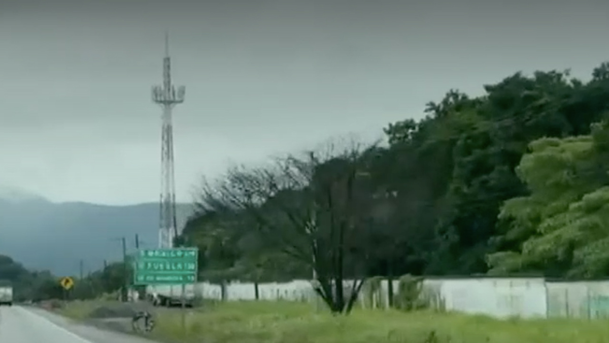 Reportan asalto masivo a automovilistas en autopista a Puebla