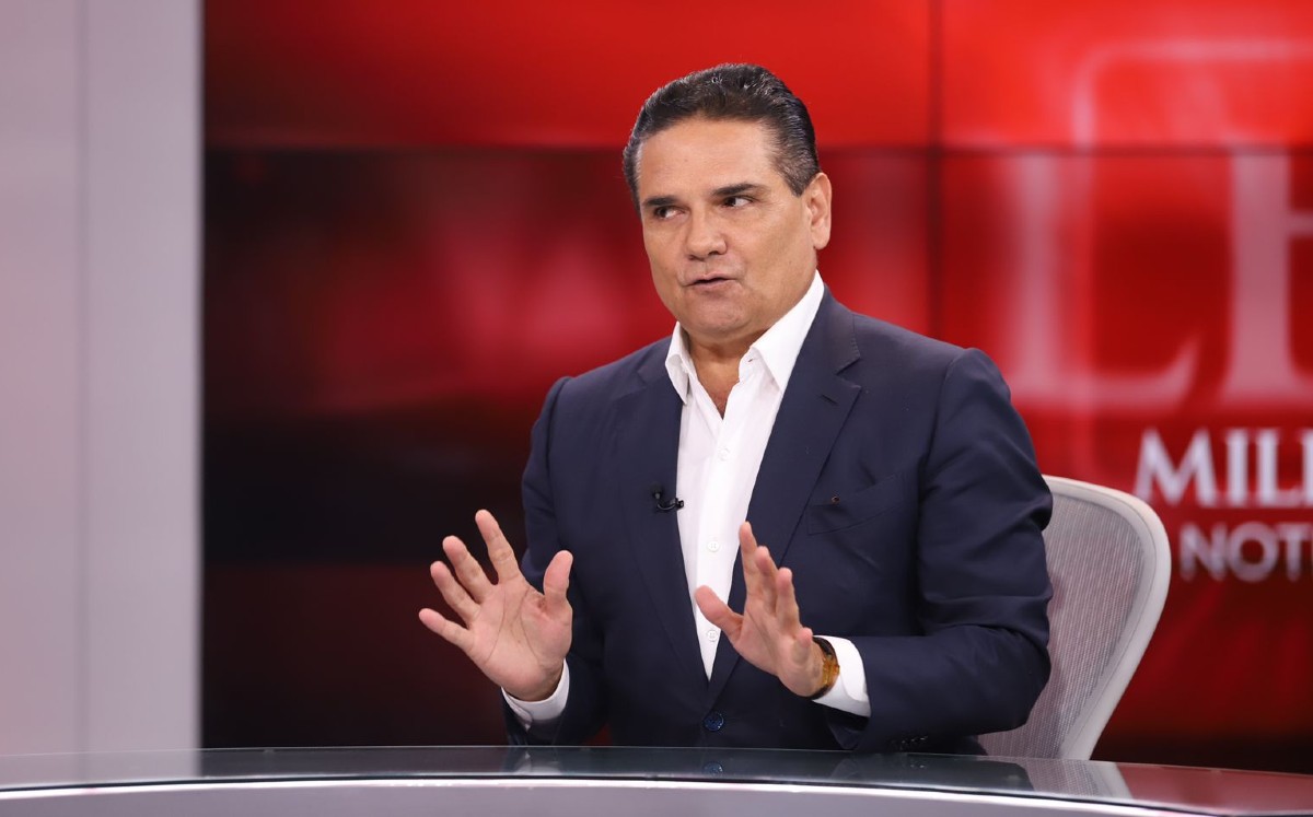 Silvano Aureoles en entrevista con Carlos Zúñiga. | Naomi Antonio