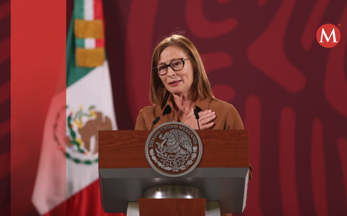 Tatiana Clouthier, secretaría de Economía se despide en la conferencia matutina del presidente AMLO. Foto: (Javier Ríos)