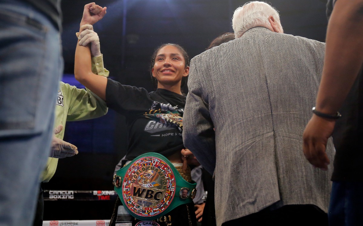 Yuliahn 'Cobrita' Luna, campeona mundial gallo del Consejo Mundial de Boxeo. (Mauricio Román)
