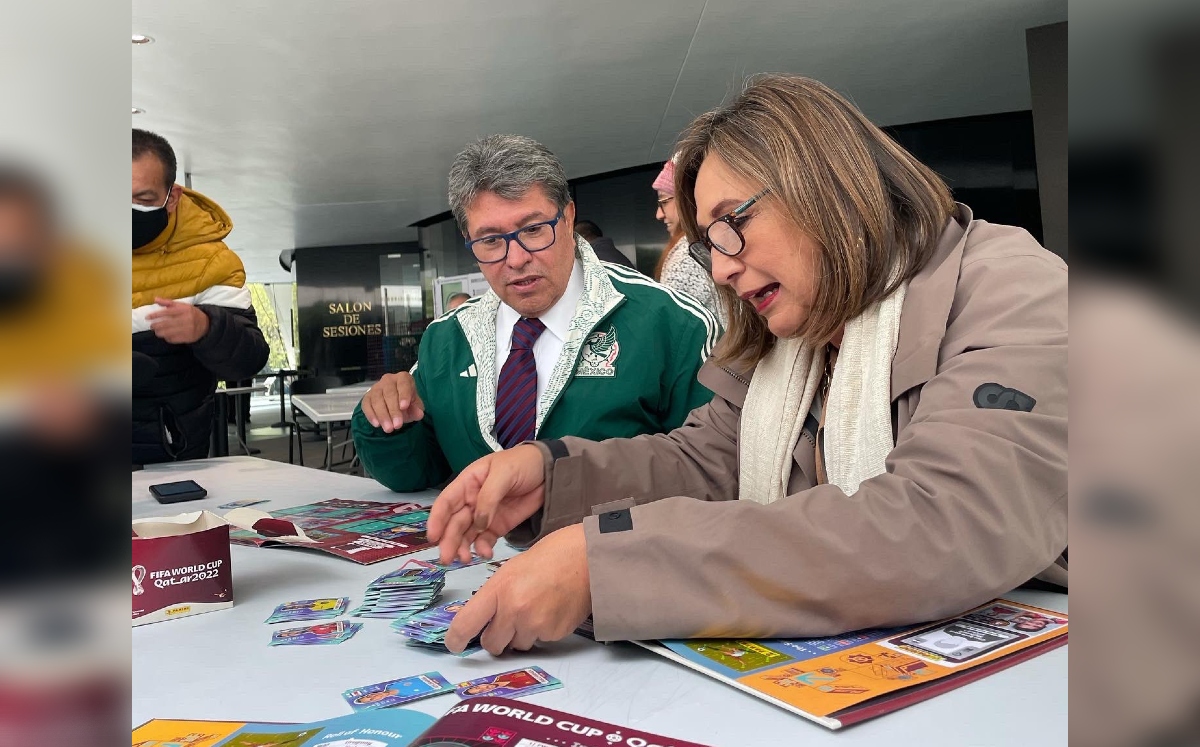 Los legisladores intercambiaron sus estampas en el Senado. | @XochitlGalvez