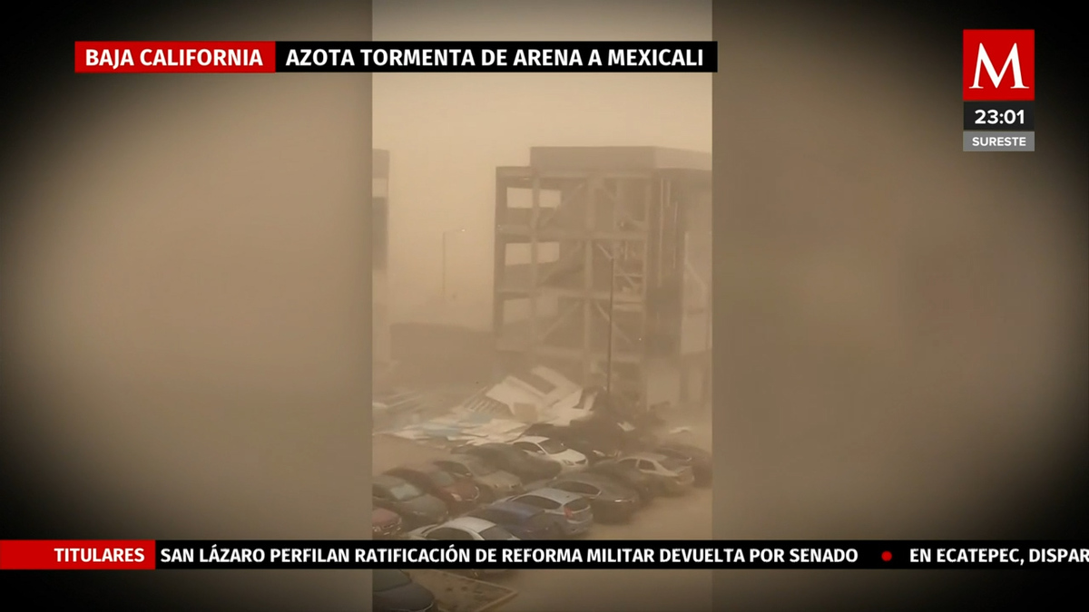Una tormenta de arena se desplaza de EU a Baja California