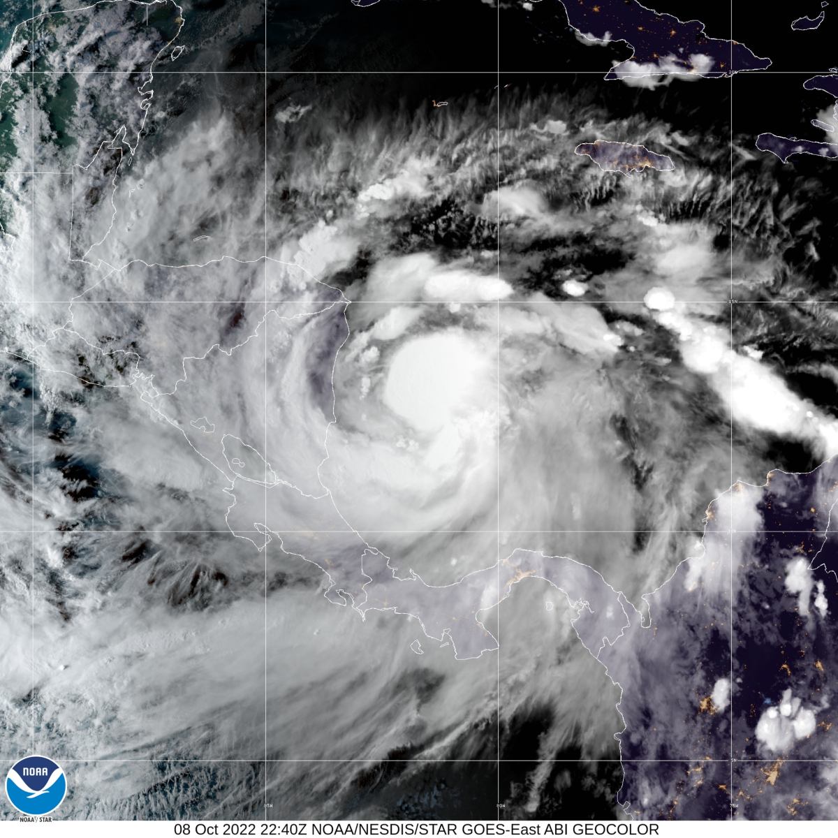 El fenómeno meteorológico podría causar graves daños. (Tomada de @NHC_Atlantic)