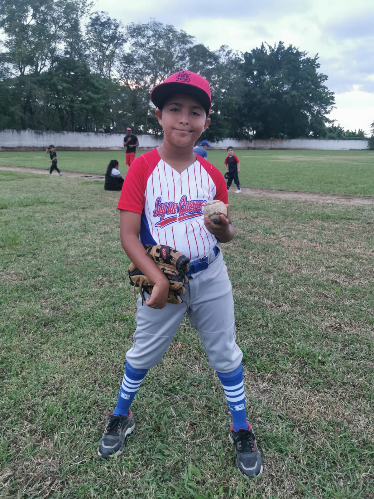 El pequeño campeón fue diagnosticado con hemiparesia espástica del lado derecho, es decir parálisis en el 50% de su cuerpo.