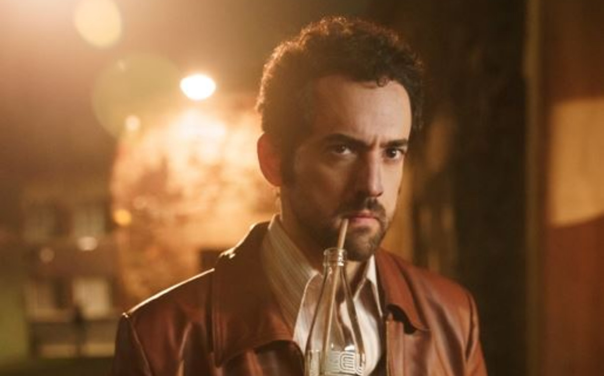 Luis Gerardo Méndez es Belascoarán en nueva serie (Netflix).