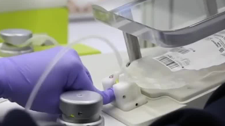 Mexicanos venden su plasma por 600 dólares