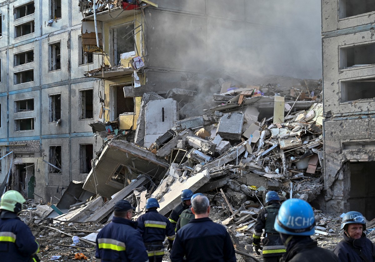 Un edificio afectado en Zaporiyia, Ucrania. | Reuters