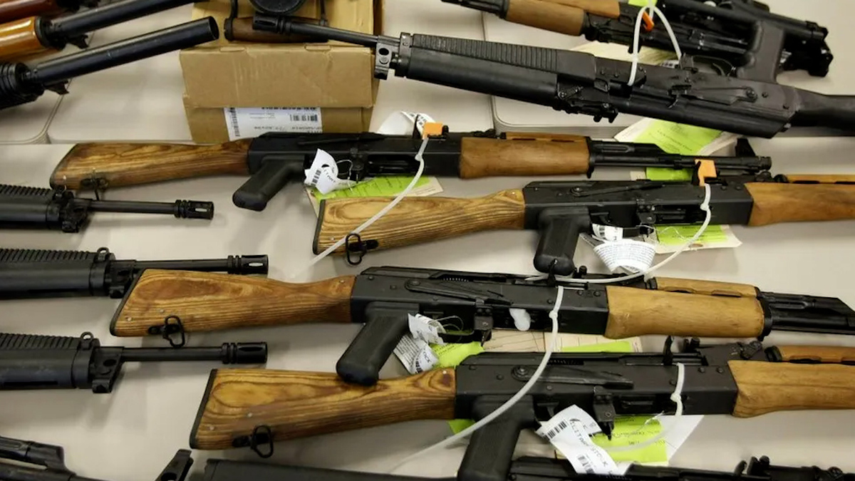 Gobierno de México presenta segunda demanda contra armerías en EU