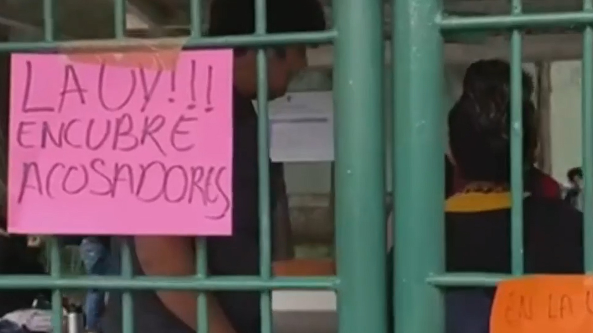 Estudiantes de 15 escuelas suspenden actividades en Veracruz