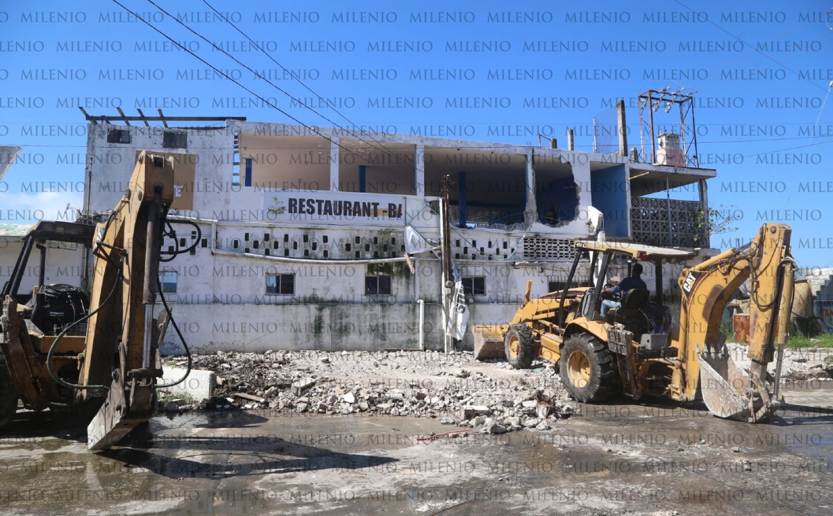 Después de 50 años comenzó demolición de mercado La Puntilla