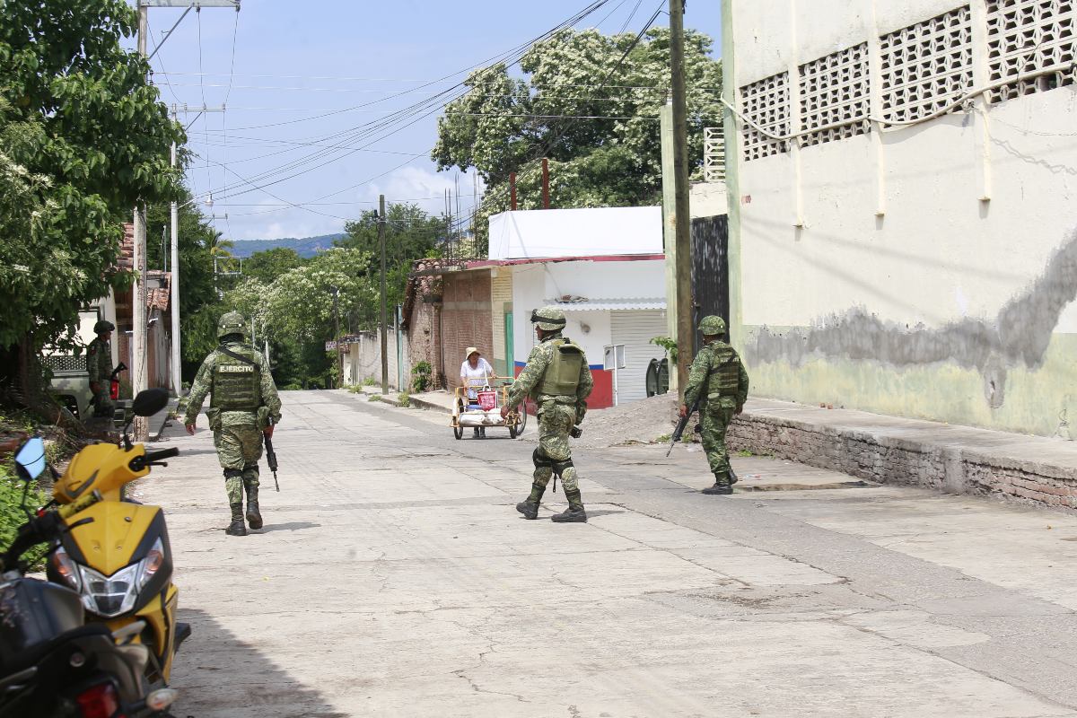 El ejército patrulla la zona de Totolapan. (Juan Carlos Bautista)