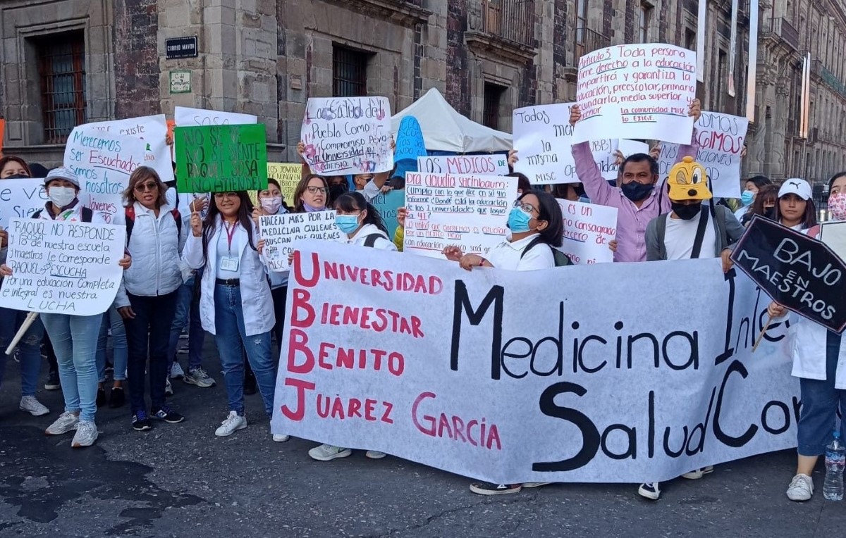 Los estudiantes exigen tener un plantel fijo. | César Velázquez