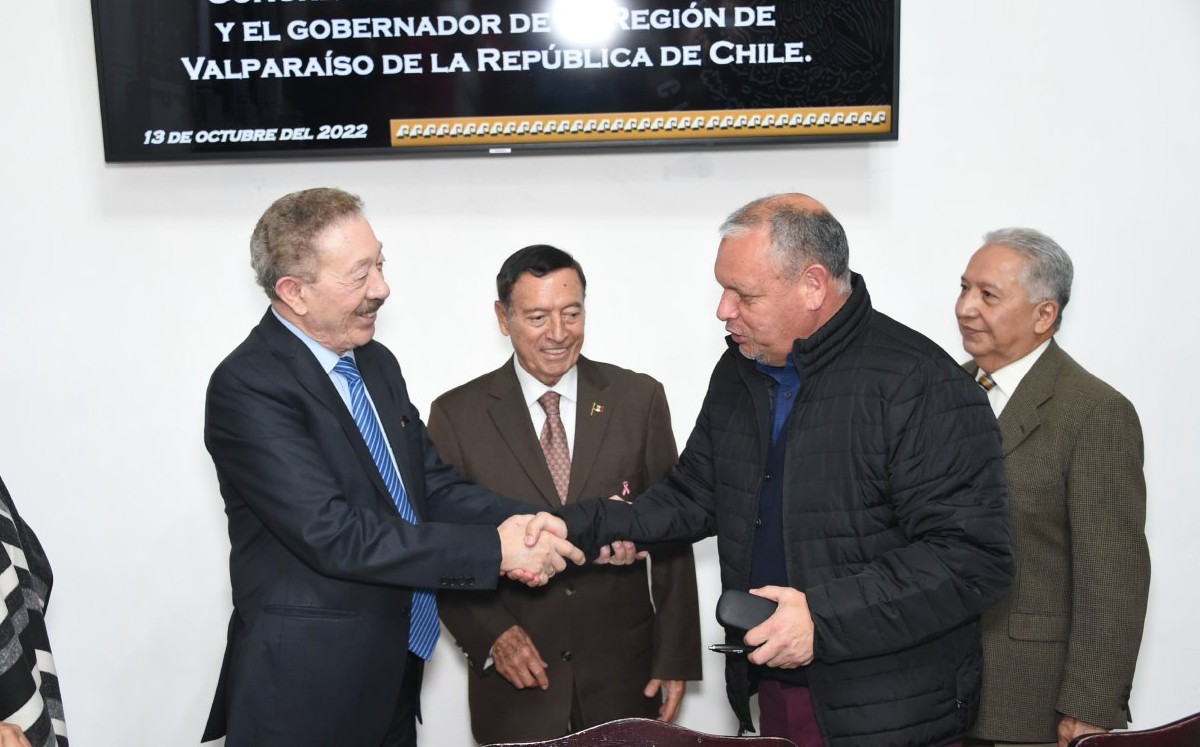 Fausto Zamorano encabezó la firma del convenio de colaboración | Cortesía