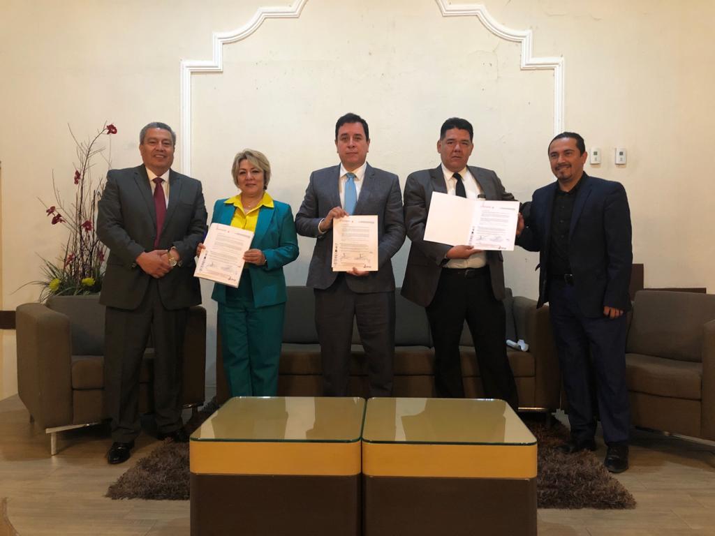Firma del convenio Canacope Monterrey y CECATI-92. Foto: Especial