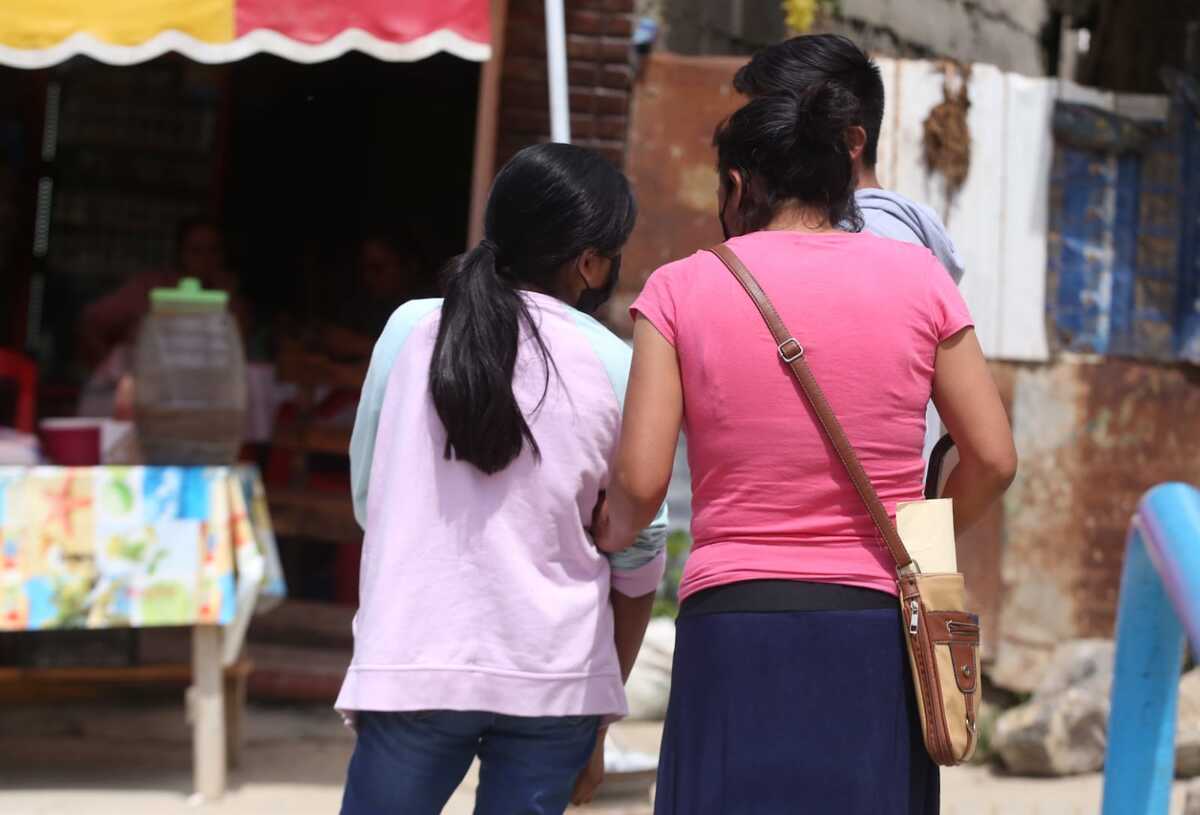 Más de 100 menores resultaron intoxicados con una sustancia desconocida en Bochil, Chiapas. (Araceli López)