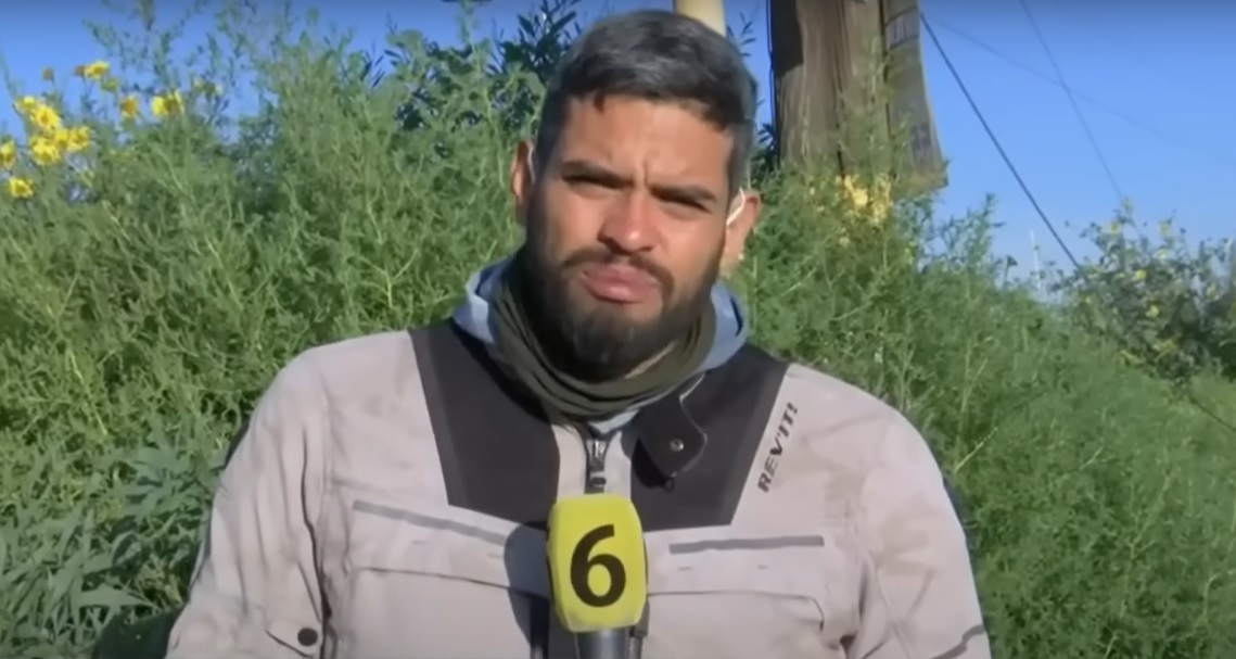 El reportero y camarógrafo estaban entrevistando a vecinos de la zona cuando fueron atacados.