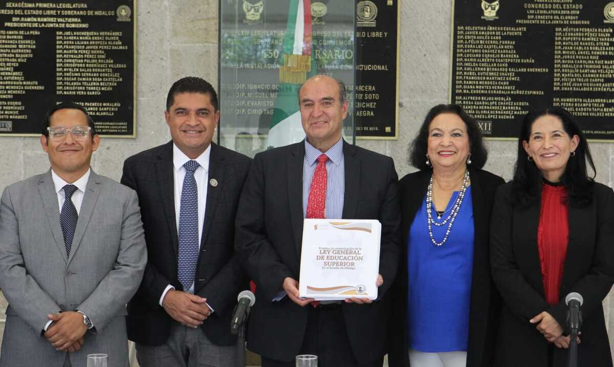 Sostuvieron encuentro con el titular de la Secretaría de Educación Pública de Hidalgo. (Cortesía)