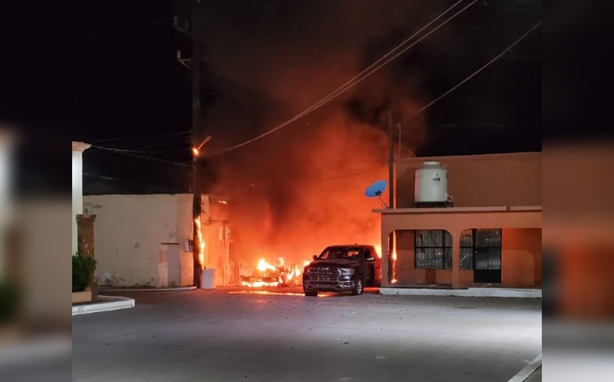 Durante las balaceras en Sonora al menos tres vehículos fueron incendiados. | Especial