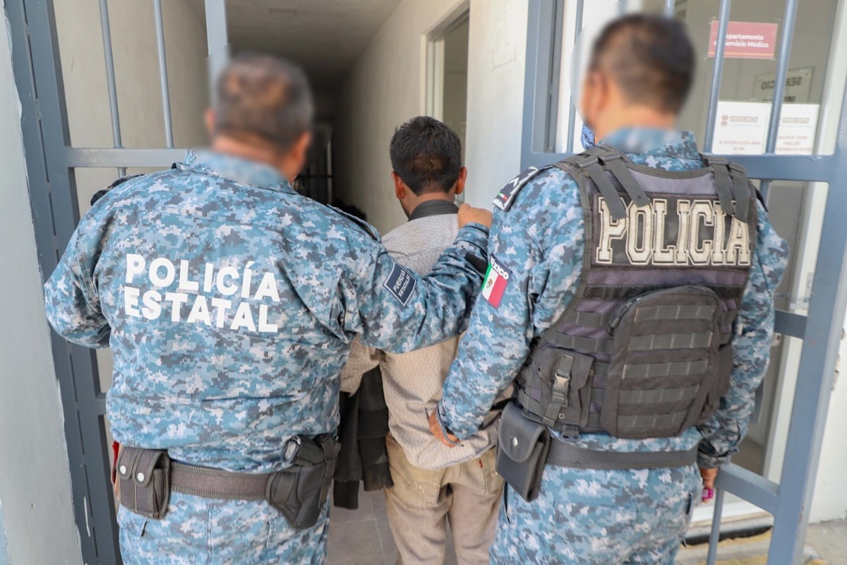 Policías estatales detectaron al individuo desmantelando las vías de Río de las Avenidas (Cortesía)