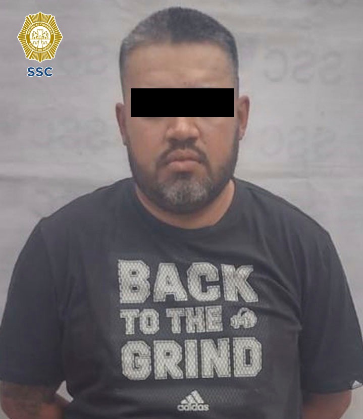También se les aseguraron 45 bolsitas de plástico con posible cocaína.