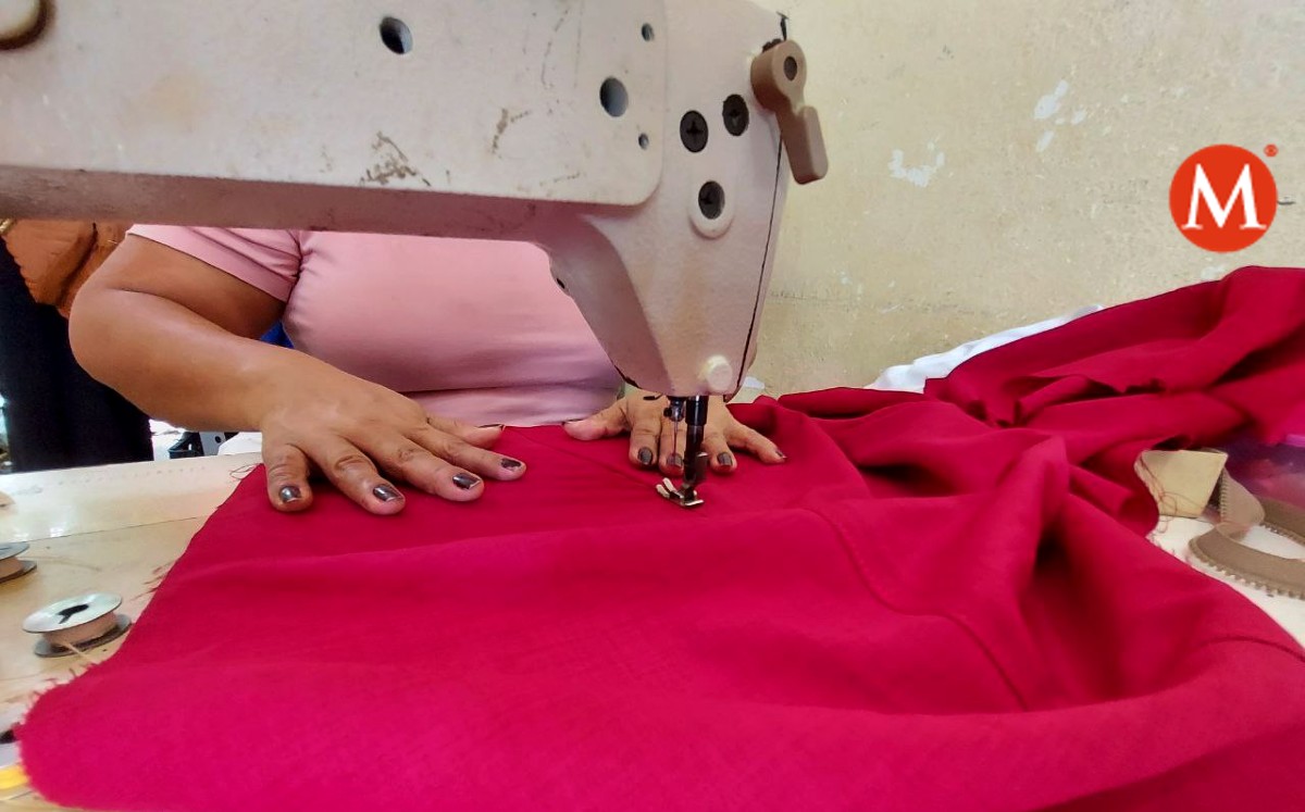 Entre telas y tijeras, la creatividad de las costureras vuela. (Salma Navarro)