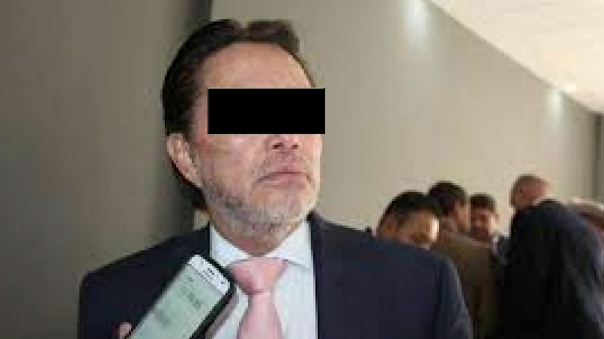 Alejandro del Valle, presidente del Consejo de Administración de Interjet, sale de la cárcel