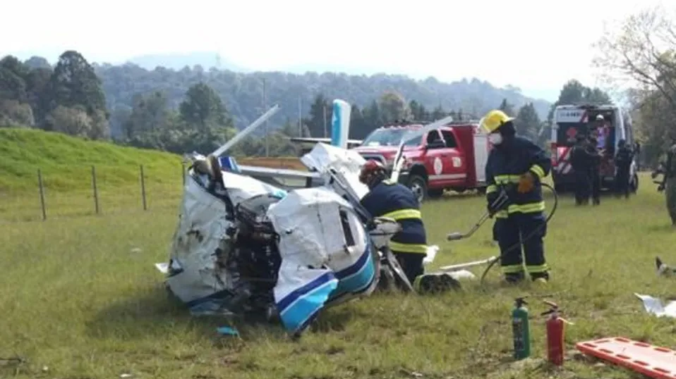 Desplome de helicóptero en Valle de Bravo deja un muerto y tres lesionados
