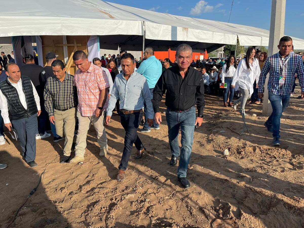 Ante ello, dijo que a cualquier habitante de Coahuila recibirá igual ayuda en materia de seguridad. | Especial