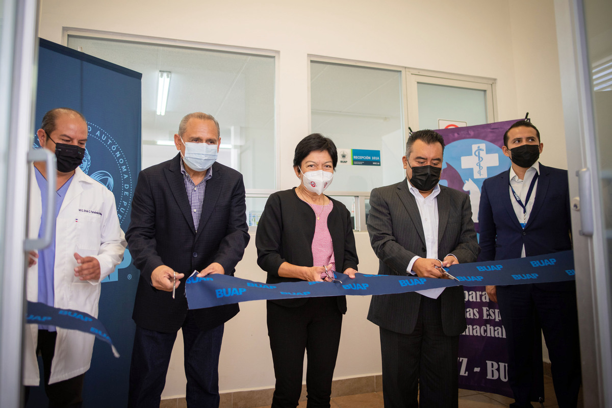 Inaugura la Rectora Lilia Cedillo Hospital de Pequeñas Especies en Tecamachalco | Especial