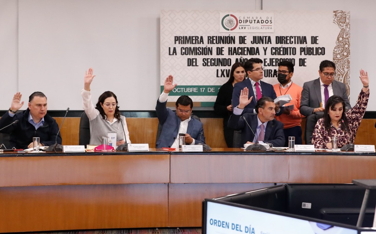 El priista Hiram Hernández cuestionó la decisión de suspender el llamado a Martínez. | Especial