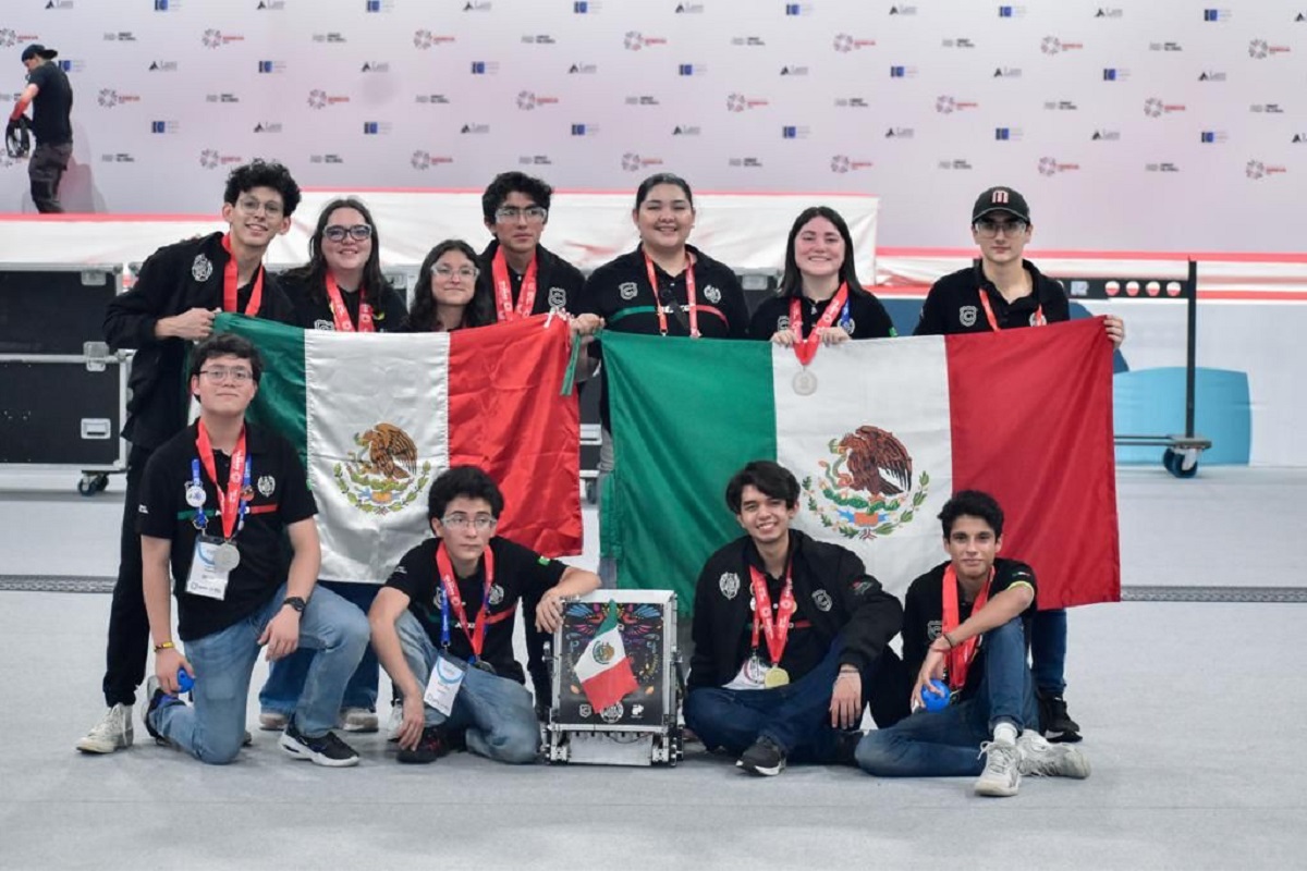 Los representantes de México fueron galardonados con el Albert Einstein Award for FIRST Global International Excellence. (cortesía)