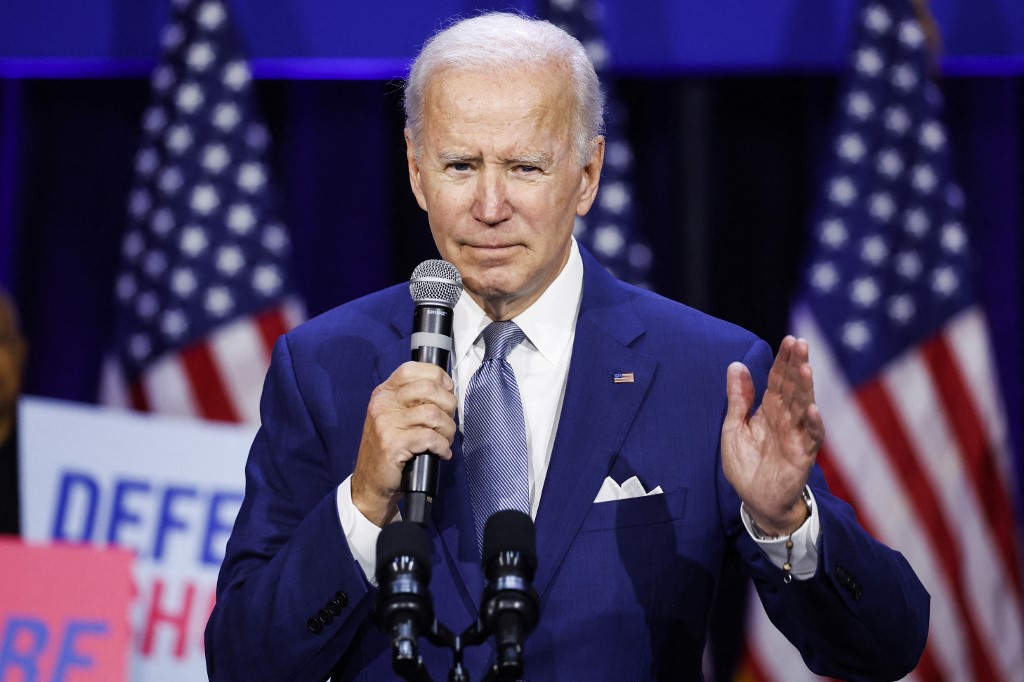 Biden mencionó el "caos y la angustia" que viven las mujeres que deciden interrumpir el embarazo desde el fallo de la Corte Suprema.