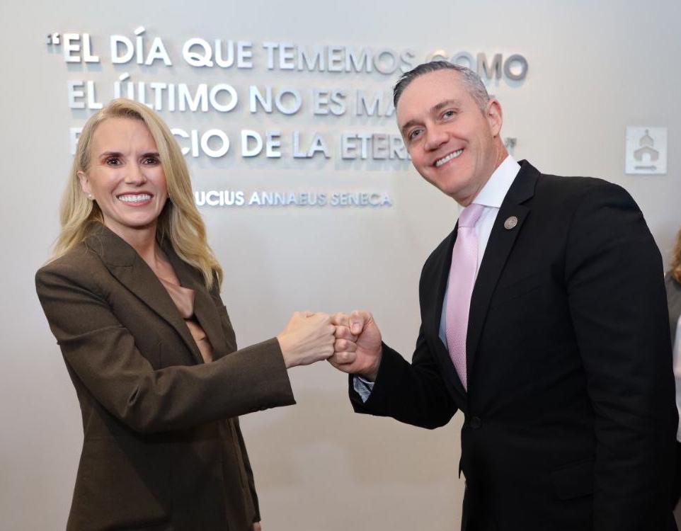 Dichas instalaciones cuentan con una capilla con capacidad para ciento veinte personas.