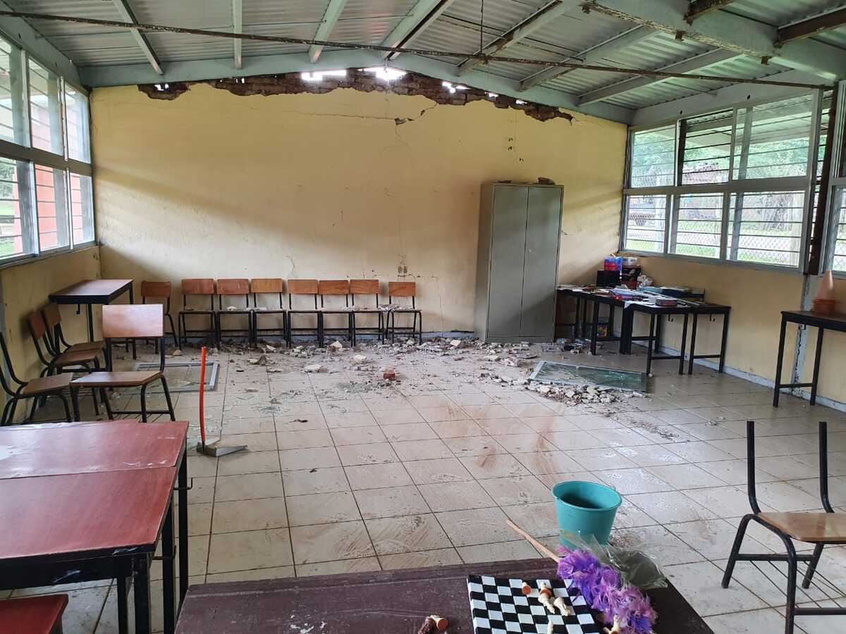 En septiembre, dos terremotos causaron graves daños a la infraestructura educativa en Michoacán. (Elizabeth Guzmán)