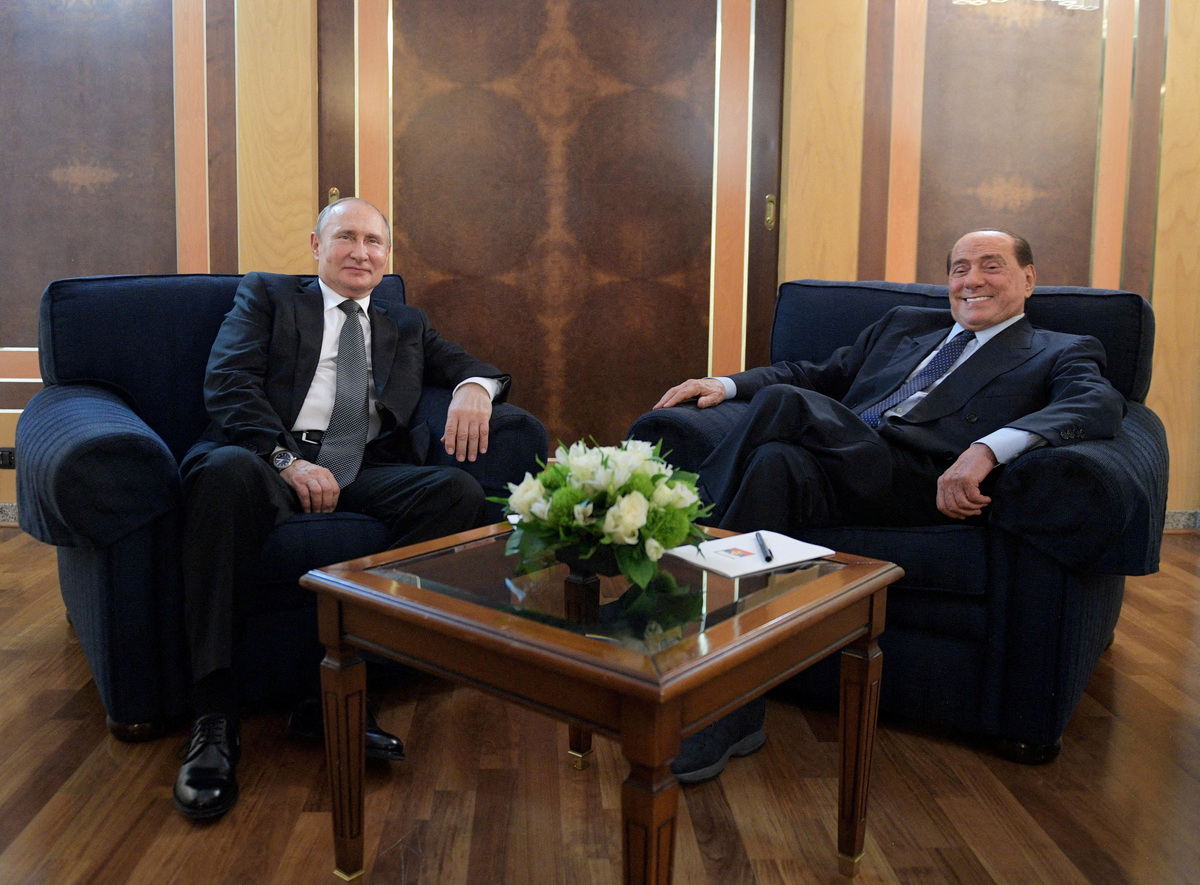 Silvio Berlusconi y Vladimir Putin. (Reuters)