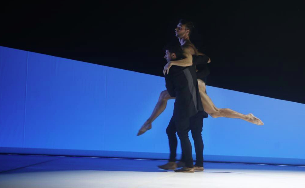 El bailarín holandés David van der Veen representa Jesús. (Foto: Ariana Pérez)