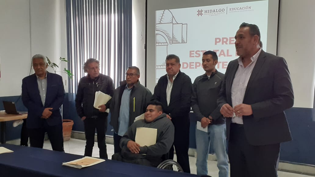 Fernando Pérez Serrano comentó que es una forma de incentivar y reconocer el trabajo de cada uno de los y las atletas de la entidad
