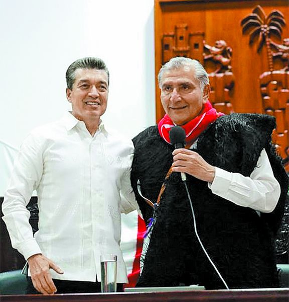 El gobernador Rutilio Escandón y el secretario federal en el Congreso de Chiapas. Especial