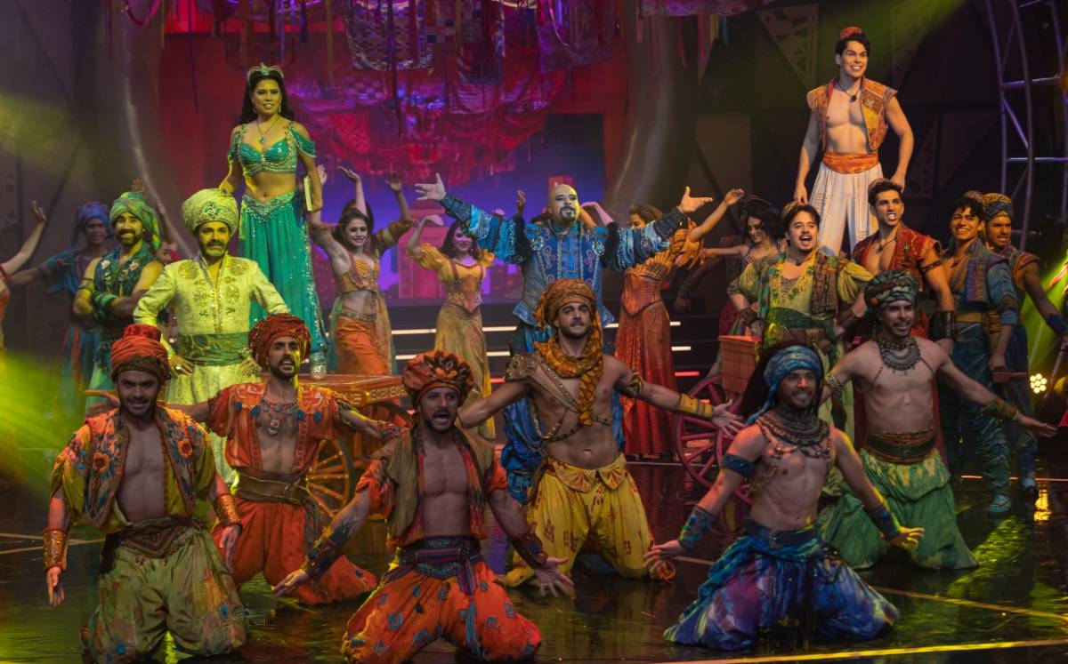 El montaje del cuento de Disney presentó uno de sus números en el evento; Jacqueline Andere entregó la distinción a la experimentada actriz . Especial